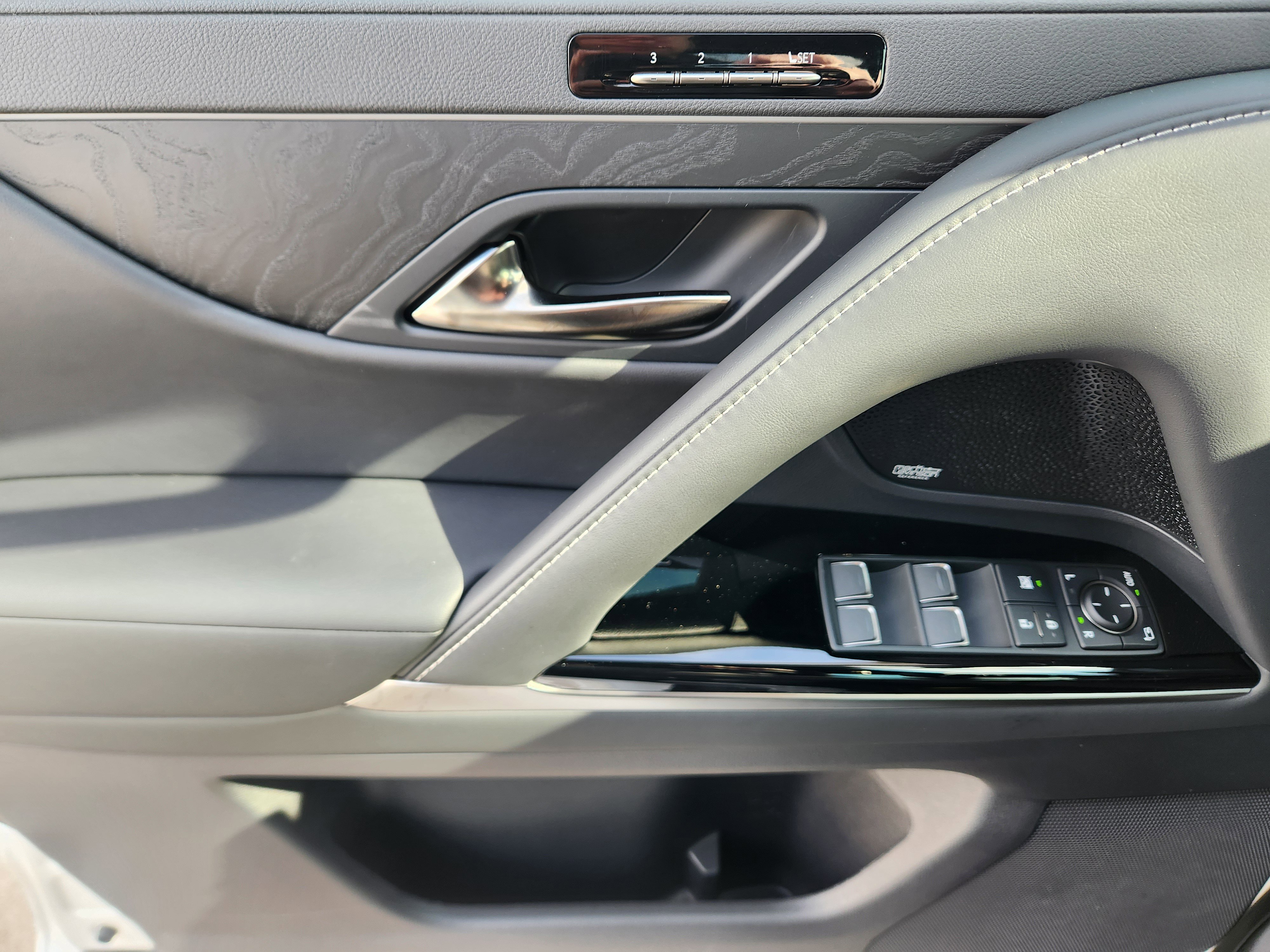 New 2026 Lexus LX 600 4WD w/ Luxury Package image 17