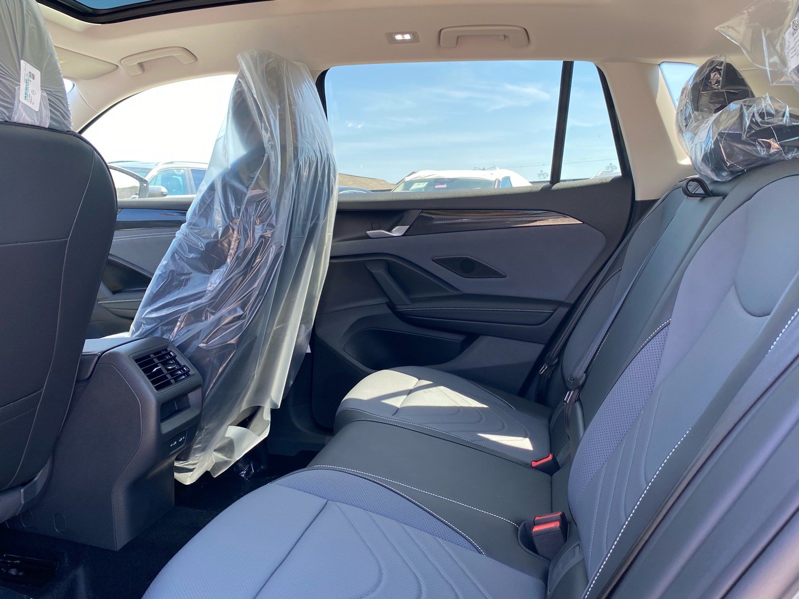 New 2026 Volkswagen Tiguan SE AWD/4WD image 11