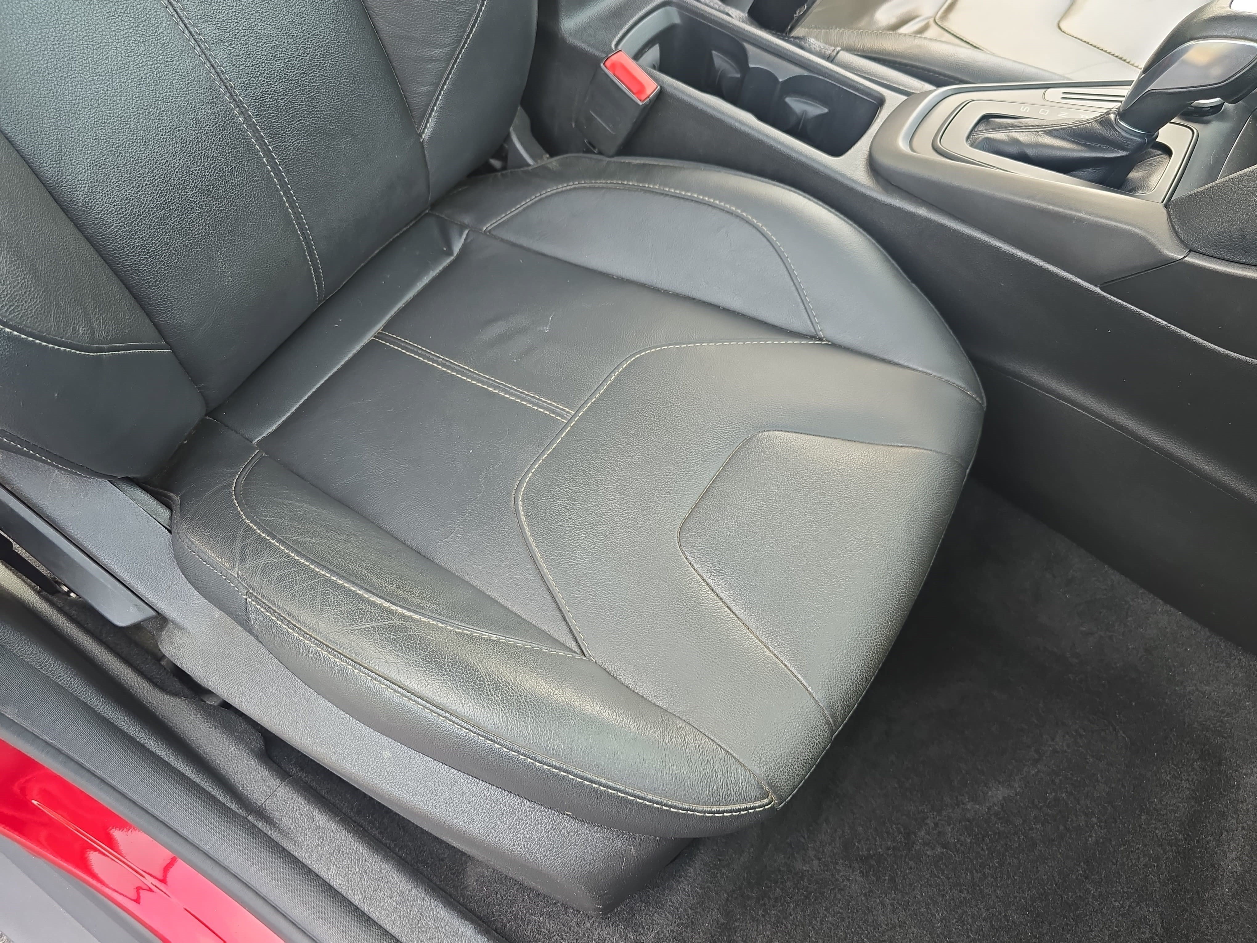 Used 2016 Ford Focus SE w/ Equipment Group 201A FWD image 10