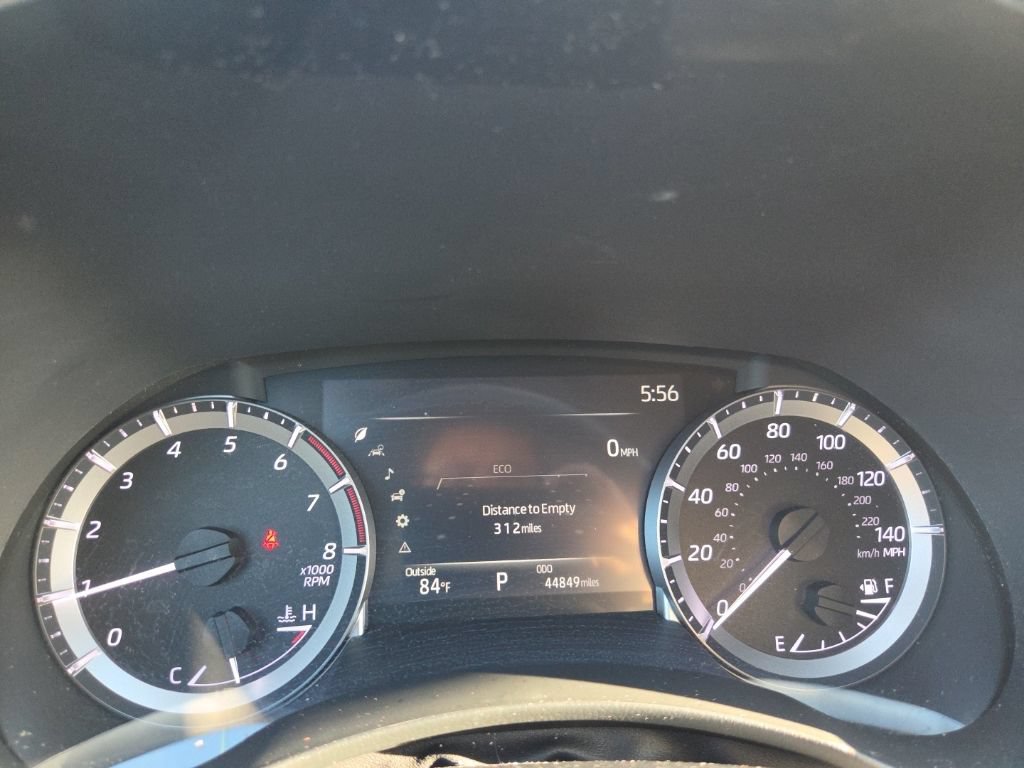 Used 2024 Toyota Highlander XLE AWD/4WD image 6