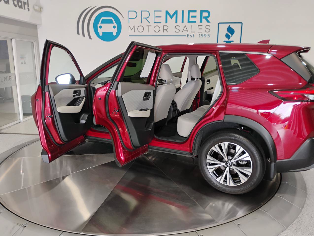 Used 2023 Nissan Rogue SV FWD image 33