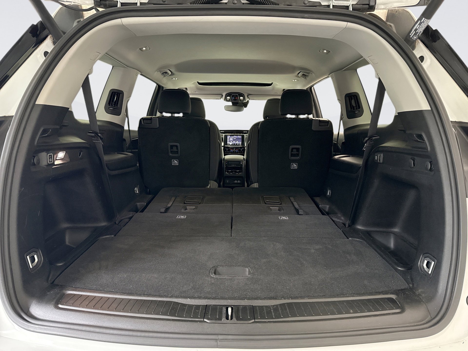 Used 2022 Jeep Grand Cherokee L Laredo w/ Luxury Tech Group I image 19