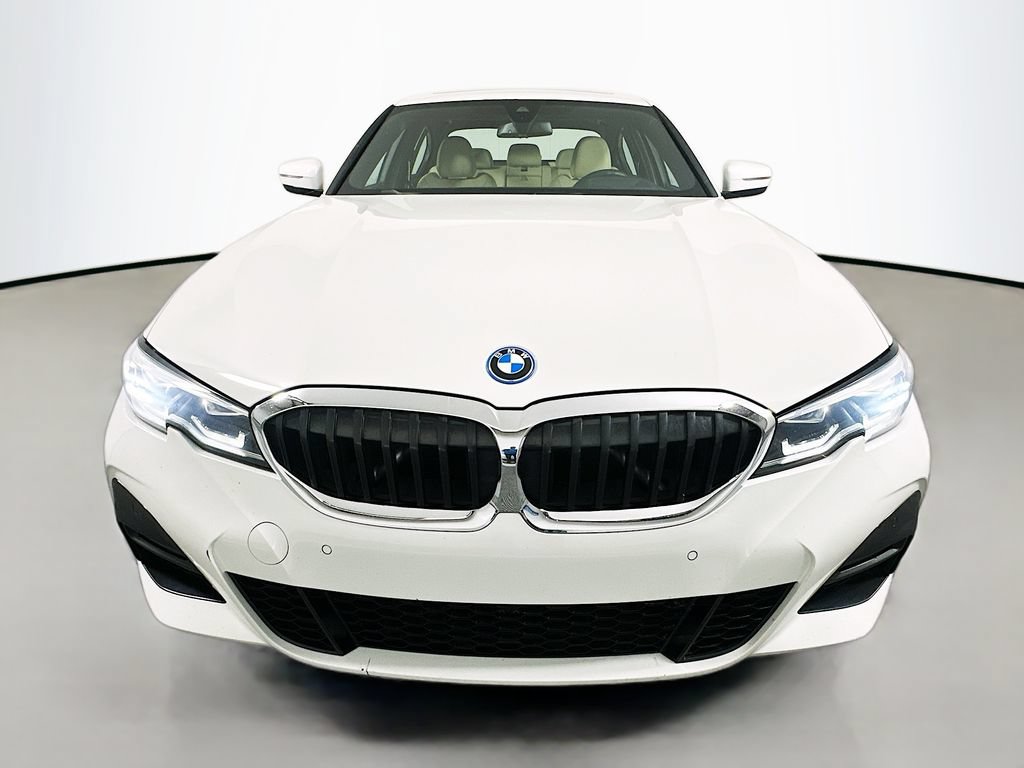Used 2022 BMW 330e w/ M Sport Package RWD image 2