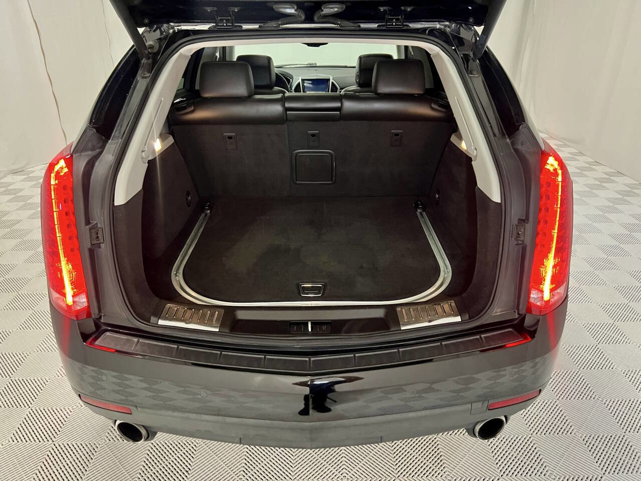 Used 2016 Cadillac SRX Premium w/ Driver Assist Package image 30