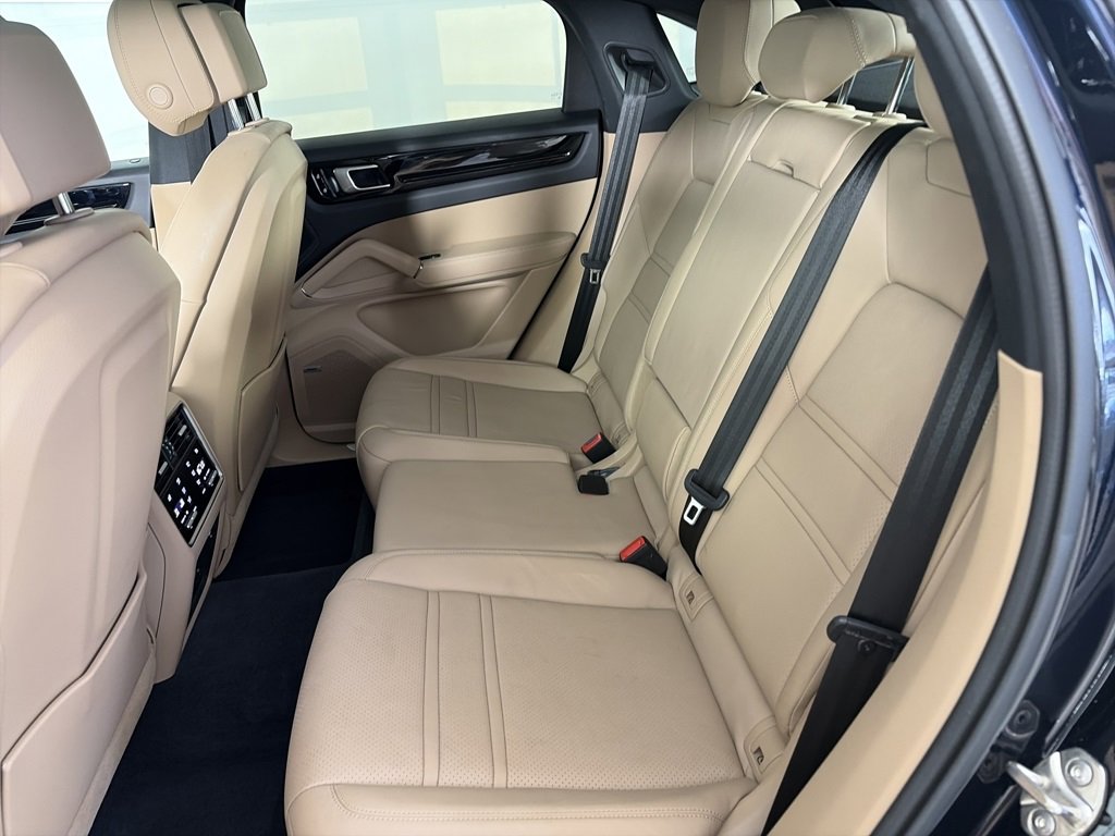 Used 2021 Porsche Cayenne S image 13
