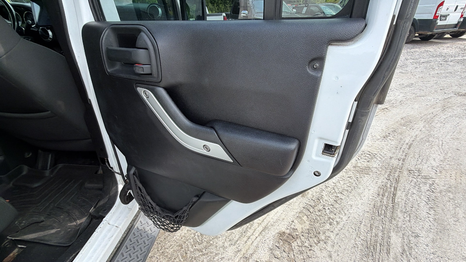 Used 2011 Jeep Wrangler Unlimited Sahara AWD/4WD image 20