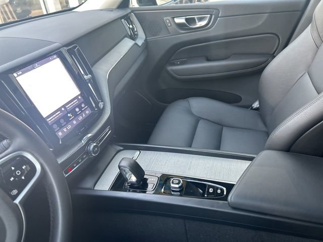 Certified 2025 Volvo XC60 B5 Plus w/ Climate Package image 19