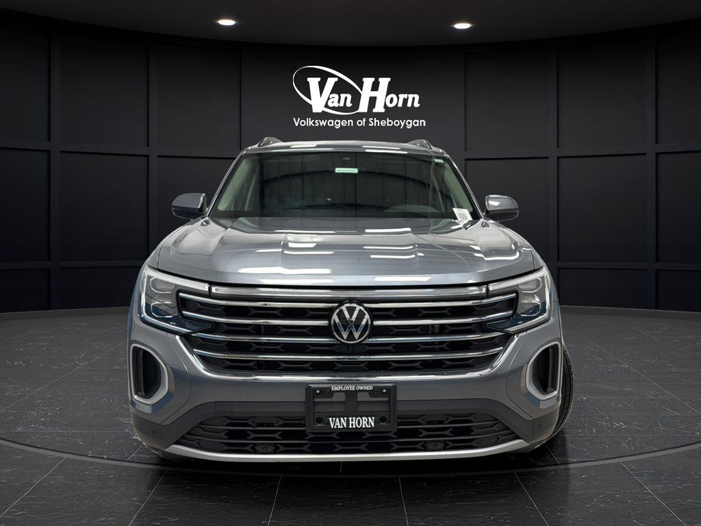 Used 2025 Volkswagen Atlas SE image 3