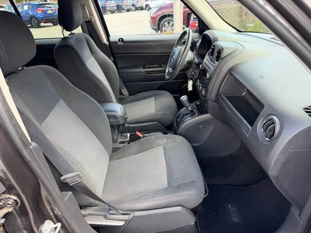 Used 2016 Jeep Patriot Latitude image 38