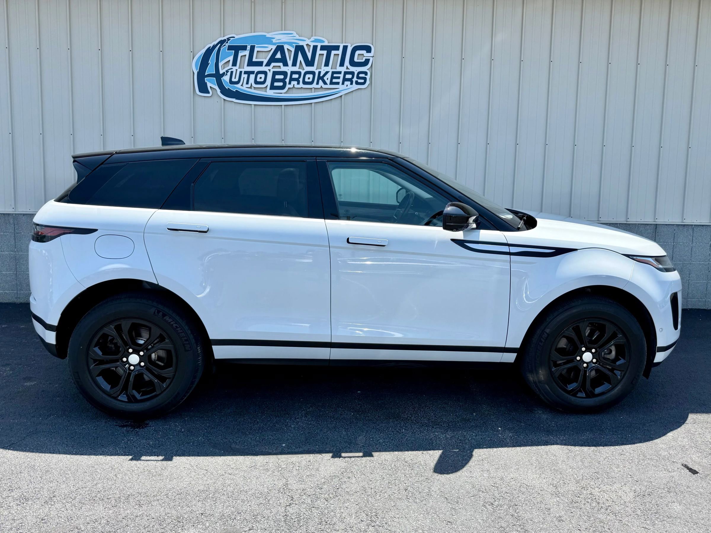 Used 2021 Land Rover Range Rover Evoque S AWD/4WD image 3