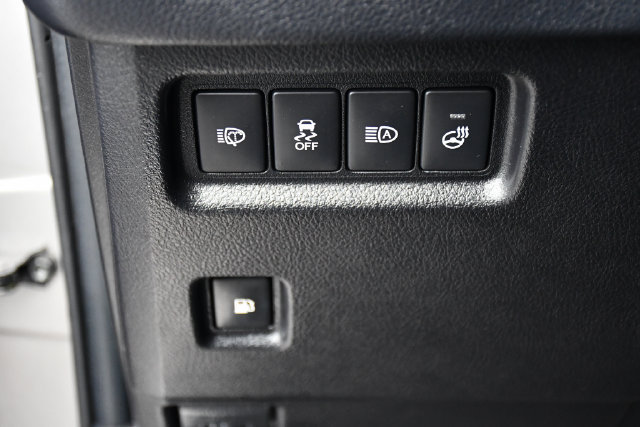 Used 2021 Lexus GX 460 Premium w/ Accessory Package AWD/4WD image 34