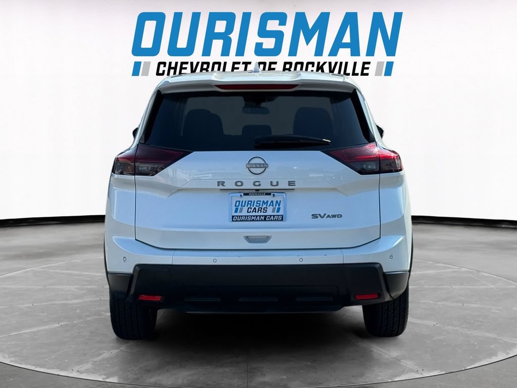 Used 2024 Nissan Rogue SV AWD/4WD image 5
