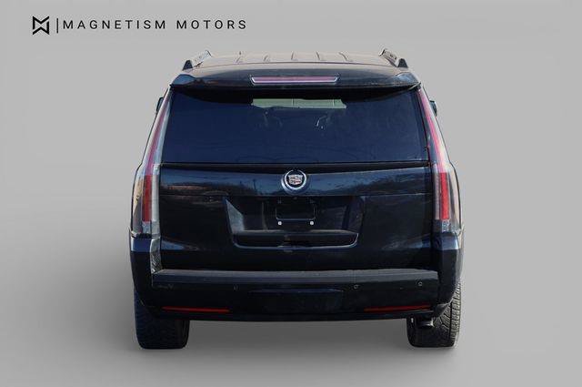 Used 2015 Cadillac Escalade Luxury AWD/4WD image 10