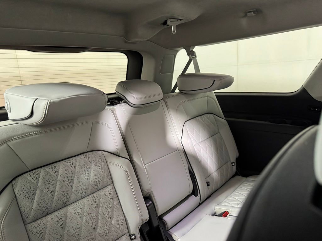 Certified 2025 Lincoln Navigator L Black Label AWD/4WD image 19