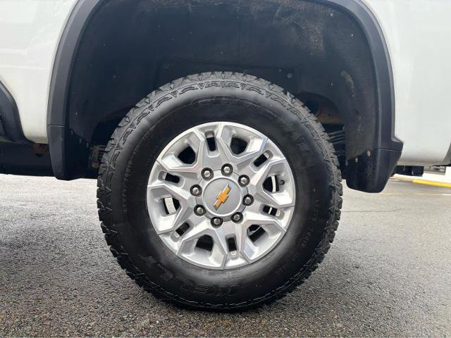 Used 2022 Chevrolet Silverado 2500 LT w/ Convenience Package AWD/4WD image 4