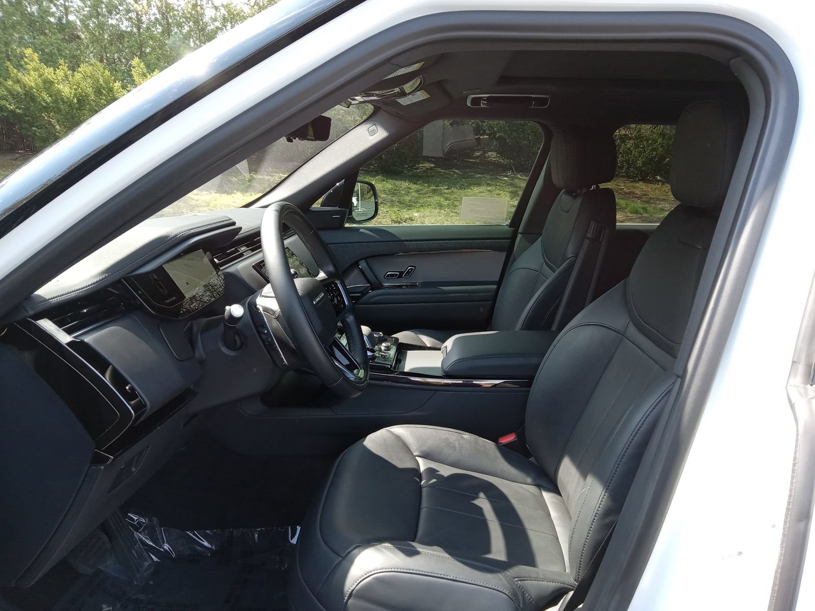 Used 2023 Land Rover Range Rover Sport SE AWD/4WD image 10