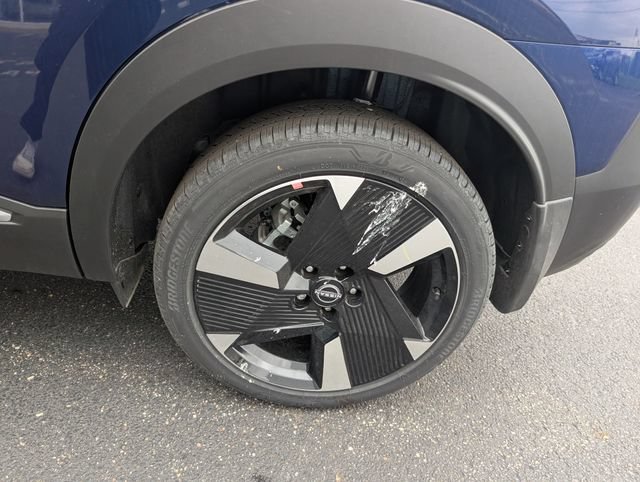 New 2026 Nissan Kicks SR w/ SR Premium Package AWD/4WD image 25
