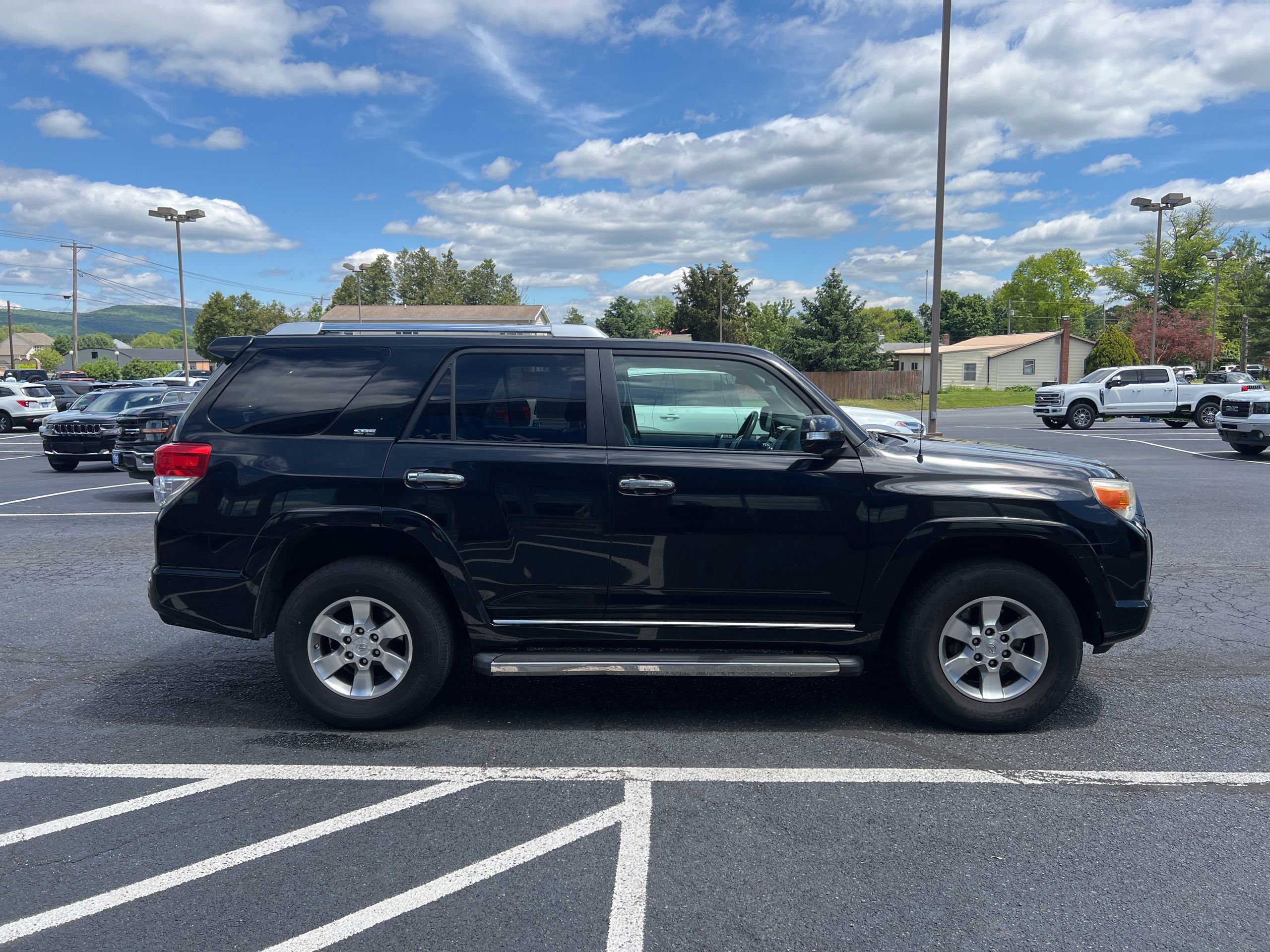 Used 2010 Toyota 4Runner SR5 AWD/4WD image 6