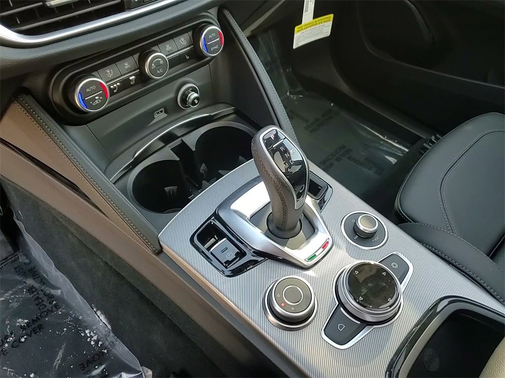 Used 2024 Alfa Romeo Stelvio Veloce image 29