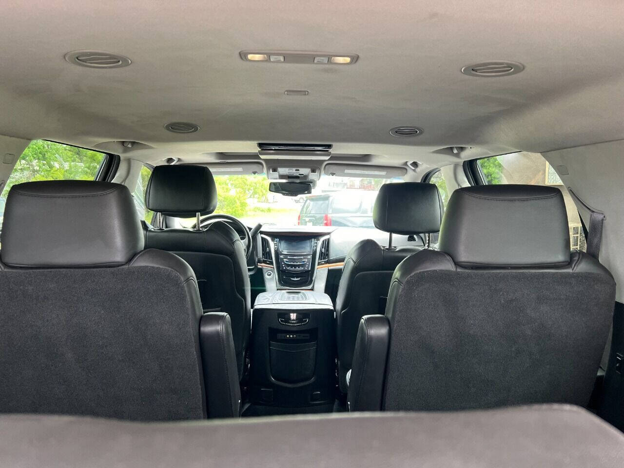 Used 2016 Cadillac Escalade Luxury AWD/4WD image 8