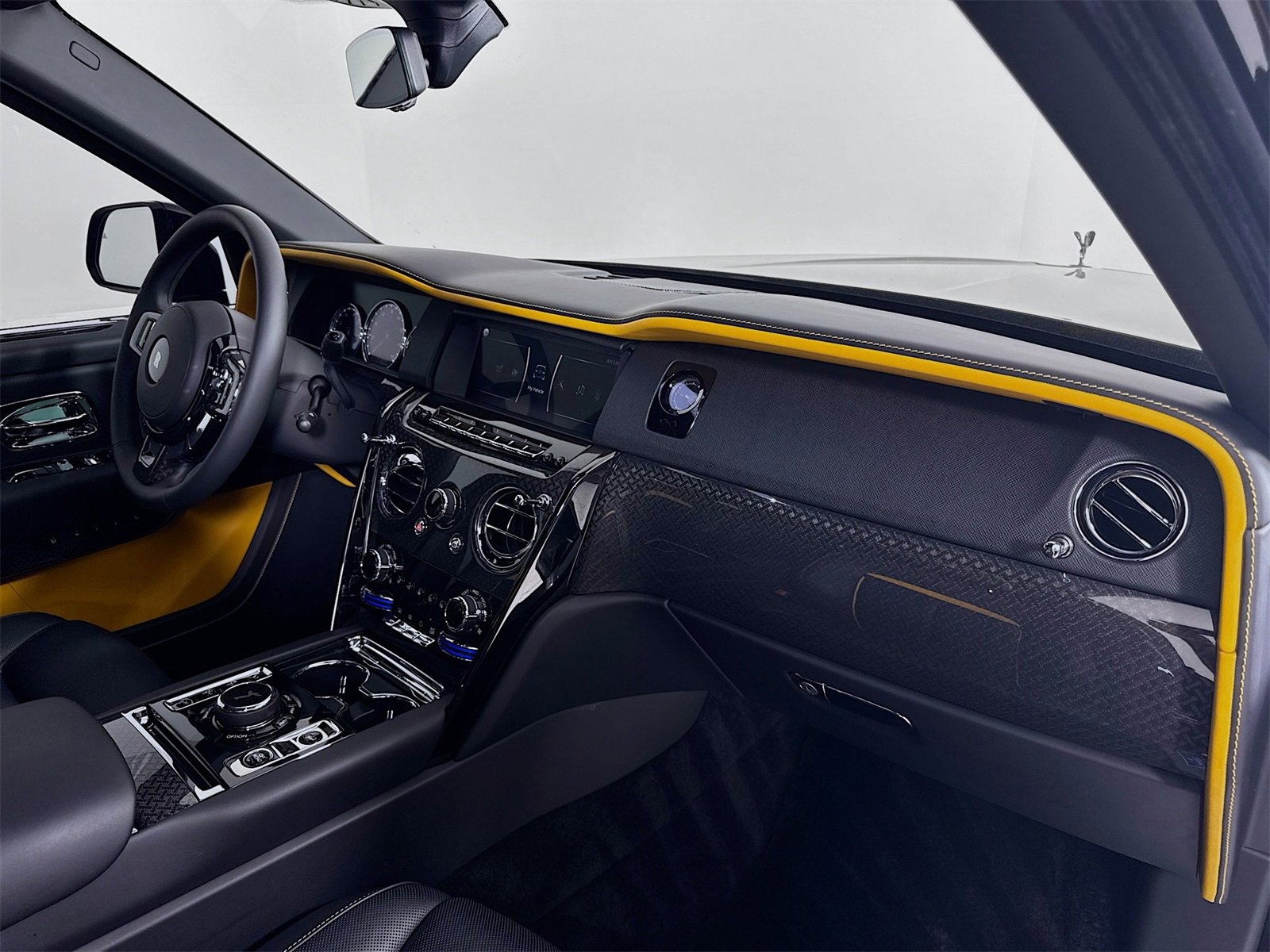 Certified 2024 Rolls-Royce Cullinan Black Badge w/ Dark Exterior Package image 27