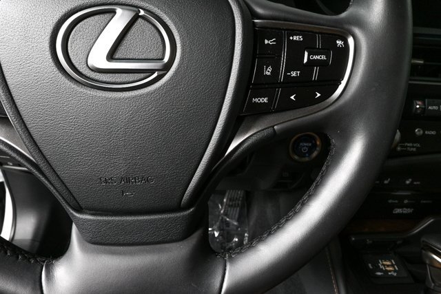 Used 2022 Lexus ES 300h w/ Premium Package image 11