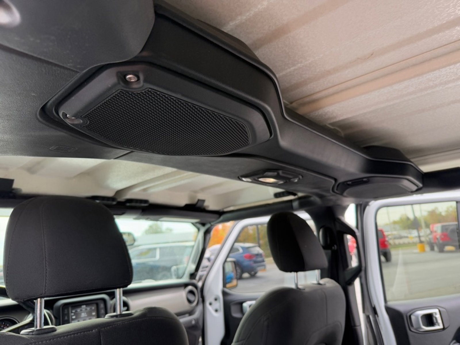 Used 2018 Jeep Wrangler Unlimited Sport S image 30