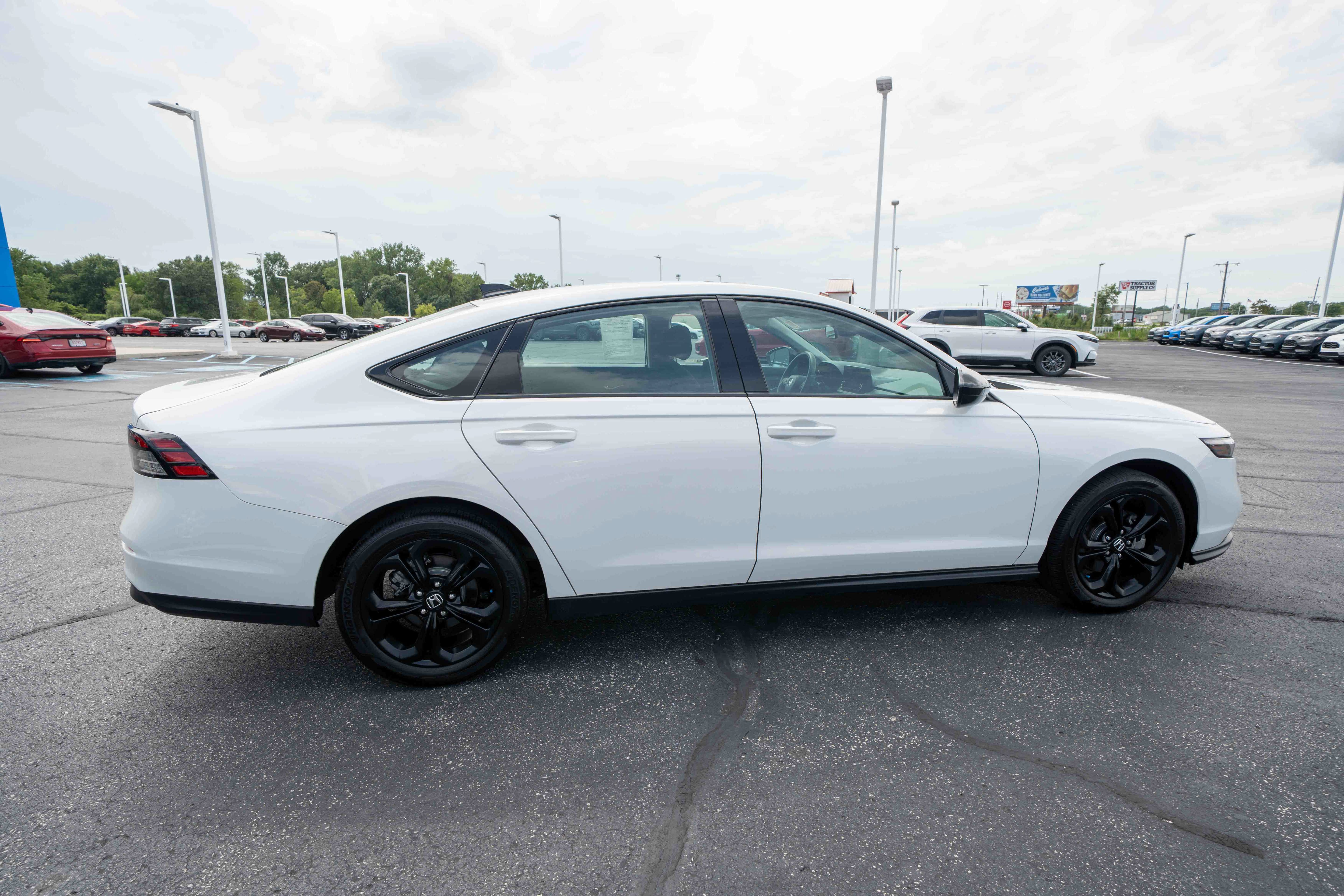 Certified 2025 Honda Accord SE image 6