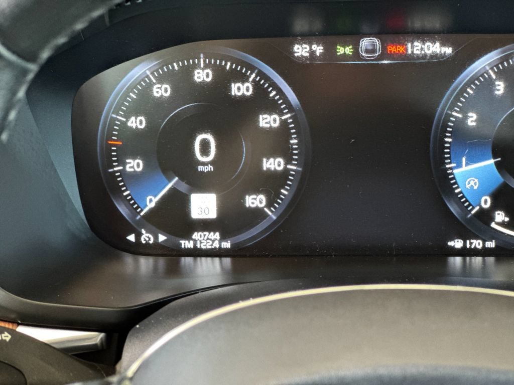 Used 2021 Volvo XC60 T5 Momentum w/ Premium Package AWD/4WD image 27