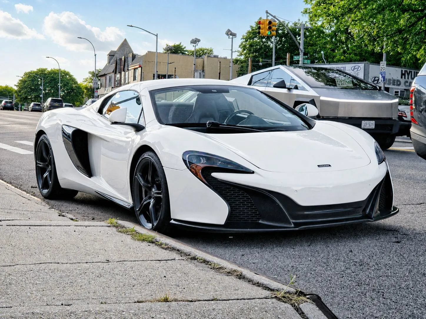Used 2015 McLaren 650S Spider RWD image 5