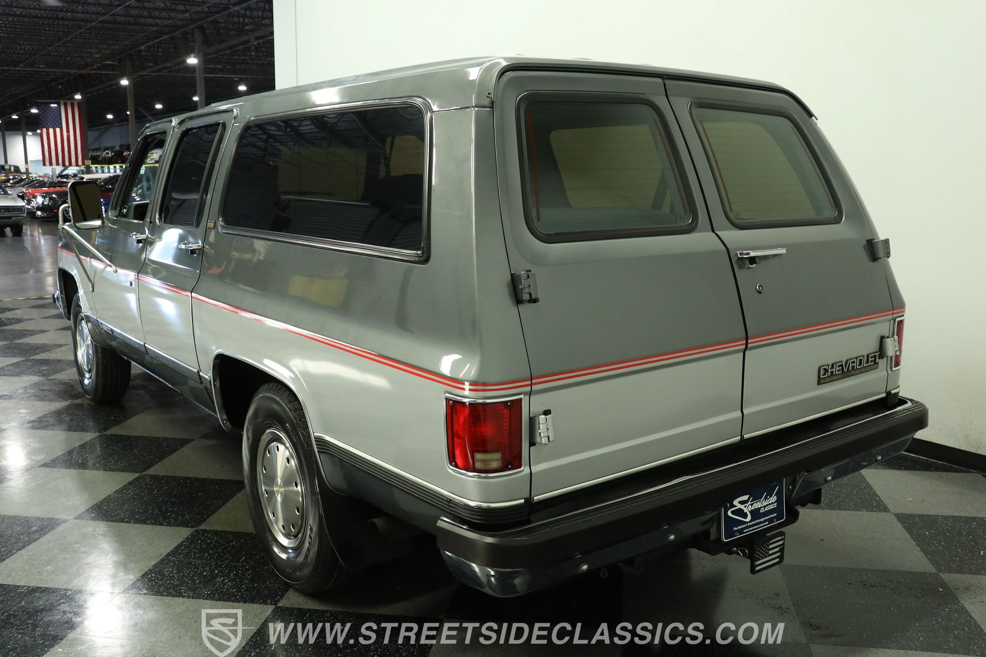 Used 1990 Chevrolet Suburban 2500 RWD image 8