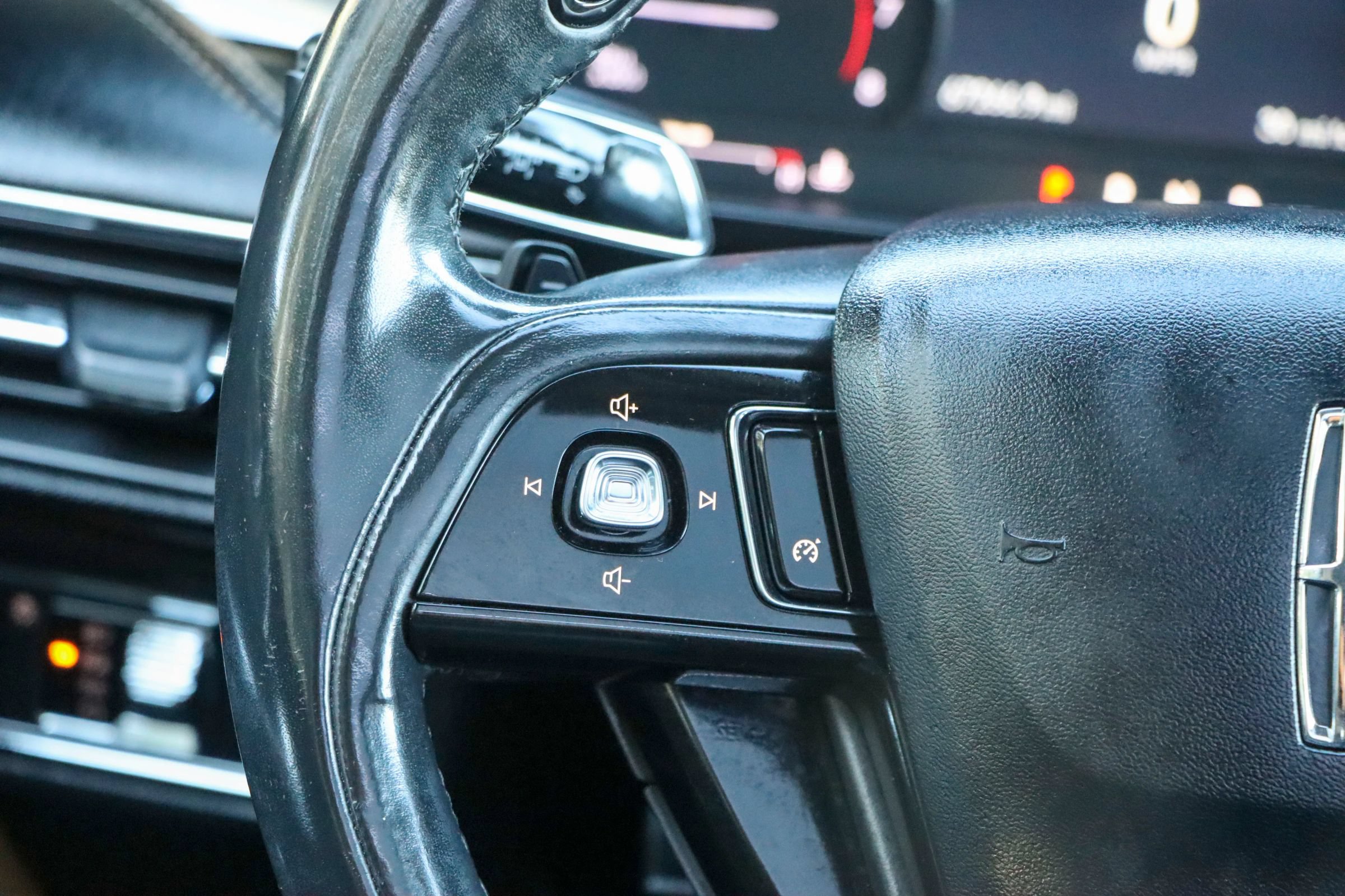 Used 2020 Lincoln Corsair AWD w/ Premium Package image 29