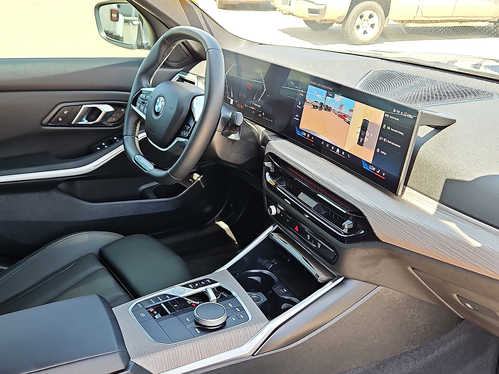 Used 2025 BMW 330i Sedan image 11