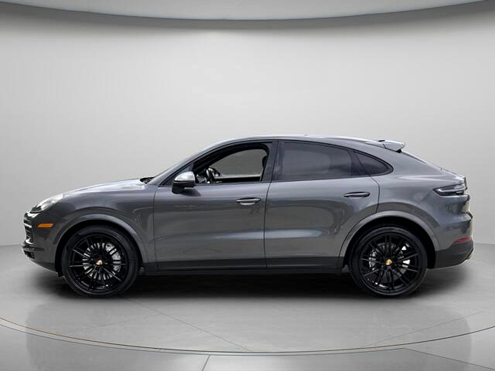 Used 2021 Porsche Cayenne Coupe AWD/4WD image 3