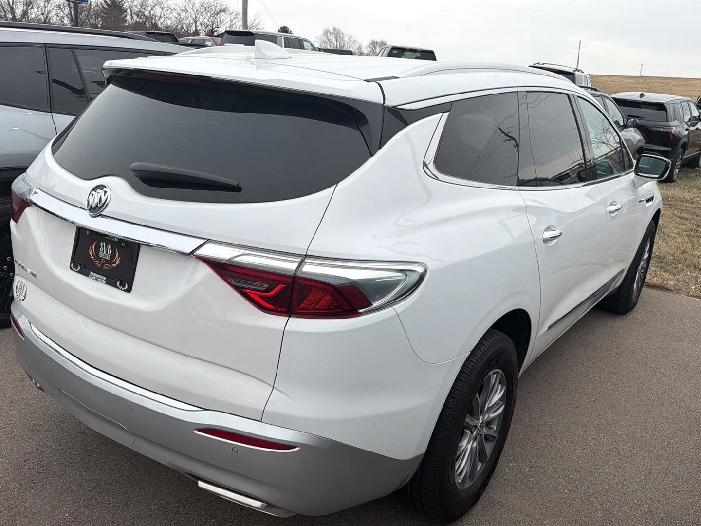 Used 2024 Buick Enclave Premium image 7