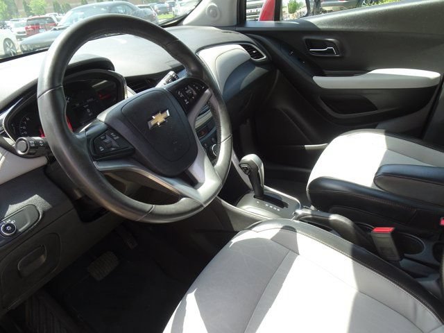 Used 2017 Chevrolet Trax LT w/ LT Convenience Package FWD image 10