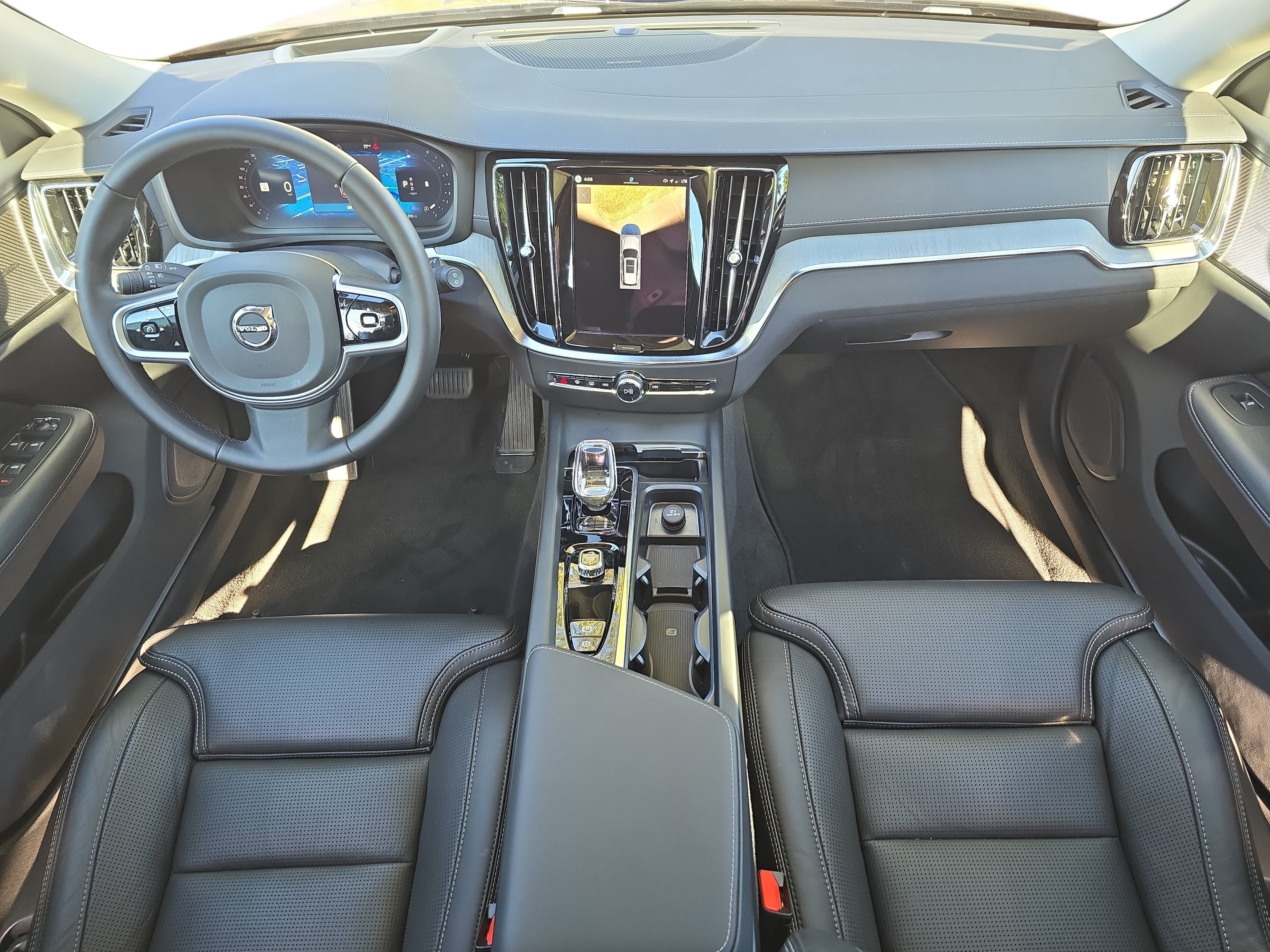 Used 2026 Volvo V60 B5 Cross Country Ultra AWD/4WD image 9