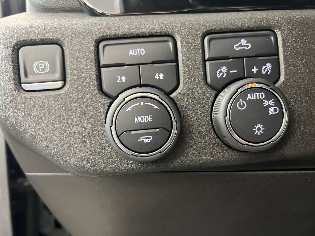 Certified 2022 Chevrolet Silverado 1500 LT AWD/4WD image 19