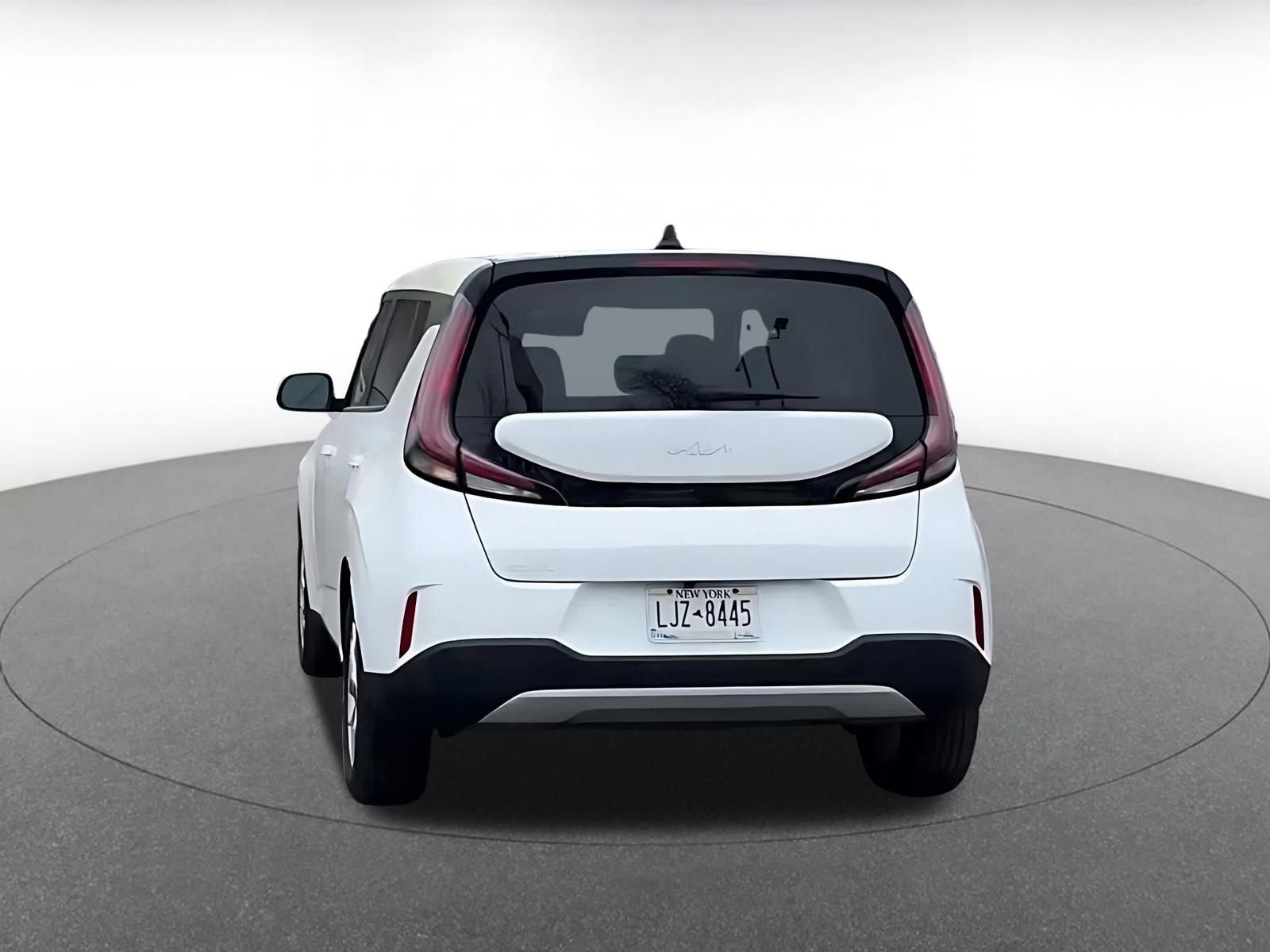 Used 2025 Kia Soul LX w/ LX Technology Package image 11