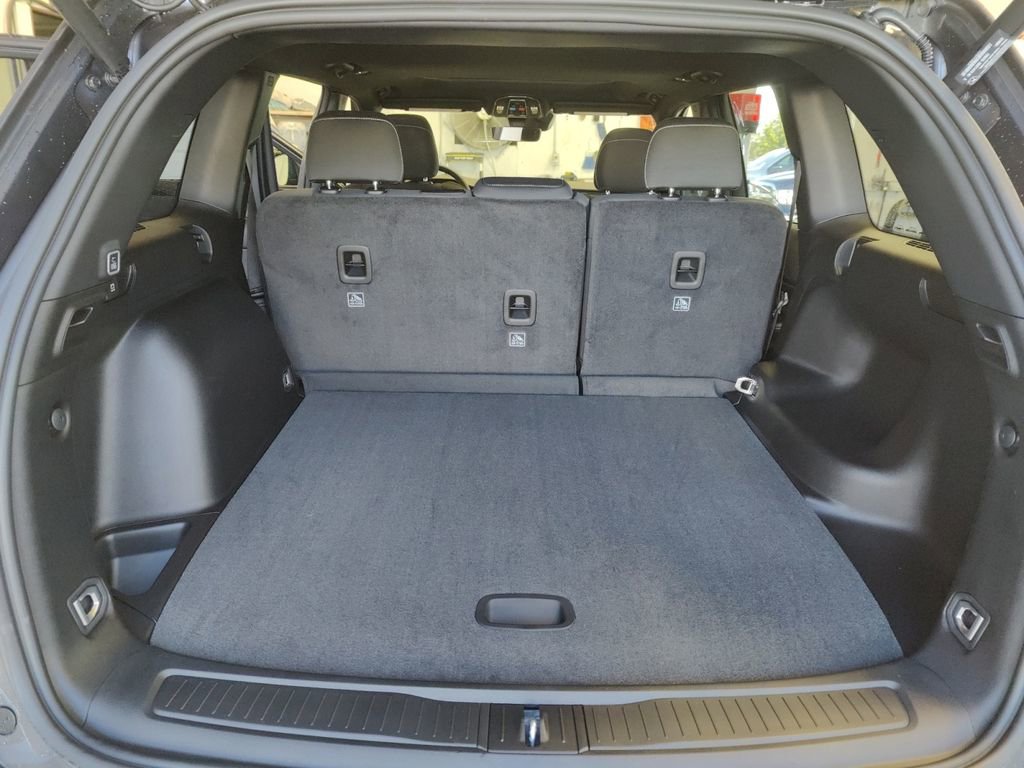 New 2025 Jeep Grand Cherokee Laredo w/ Luxury Tech Group I image 32