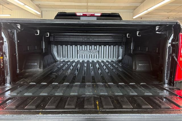 Used 2024 Chevrolet Silverado 1500 High Country w/ Technology Package image 12