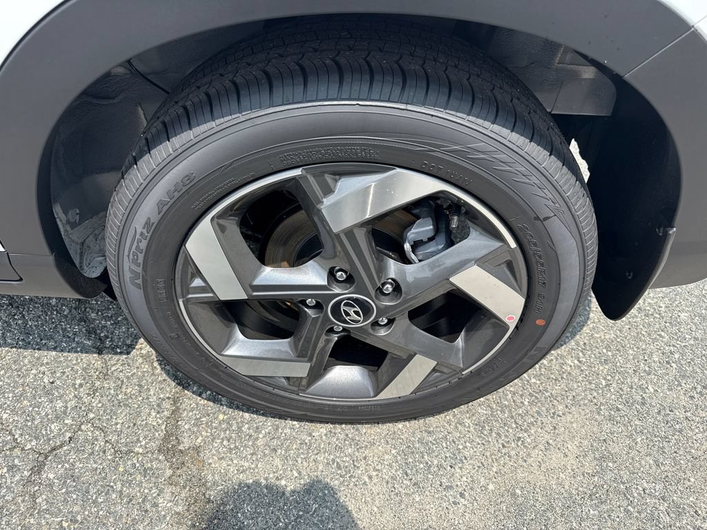 New 2026 Hyundai Venue SEL FWD image 11
