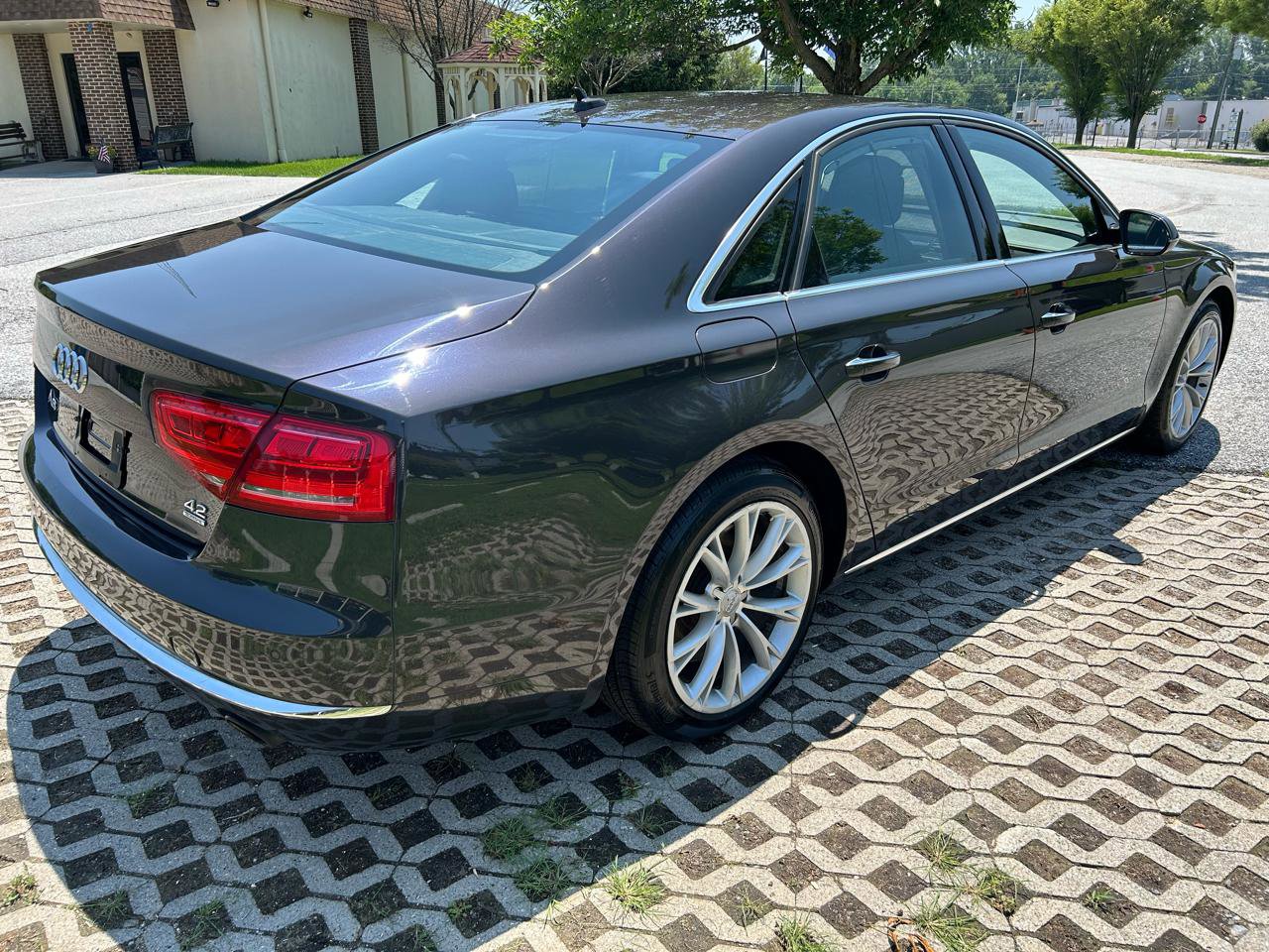 Used 2011 Audi A8 4.2 AWD/4WD image 5