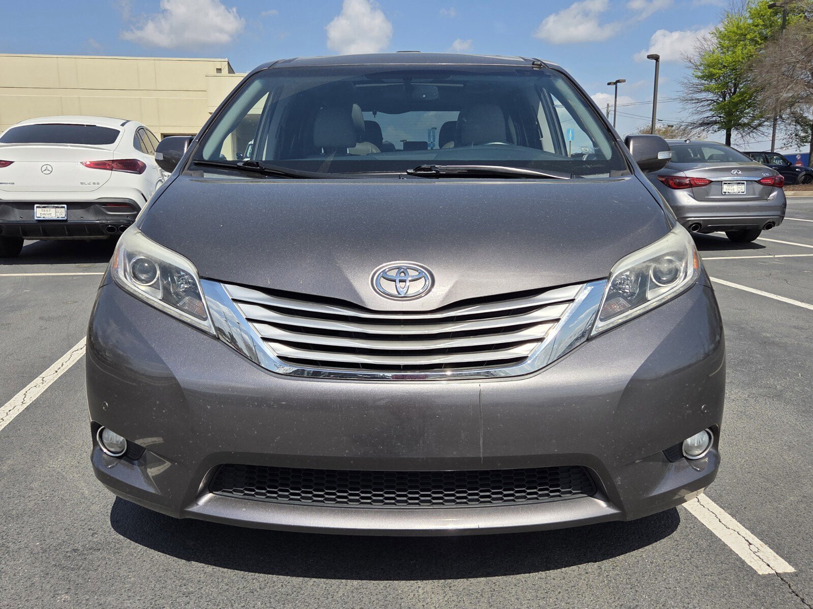 Used 2015 Toyota Sienna Limited image 2