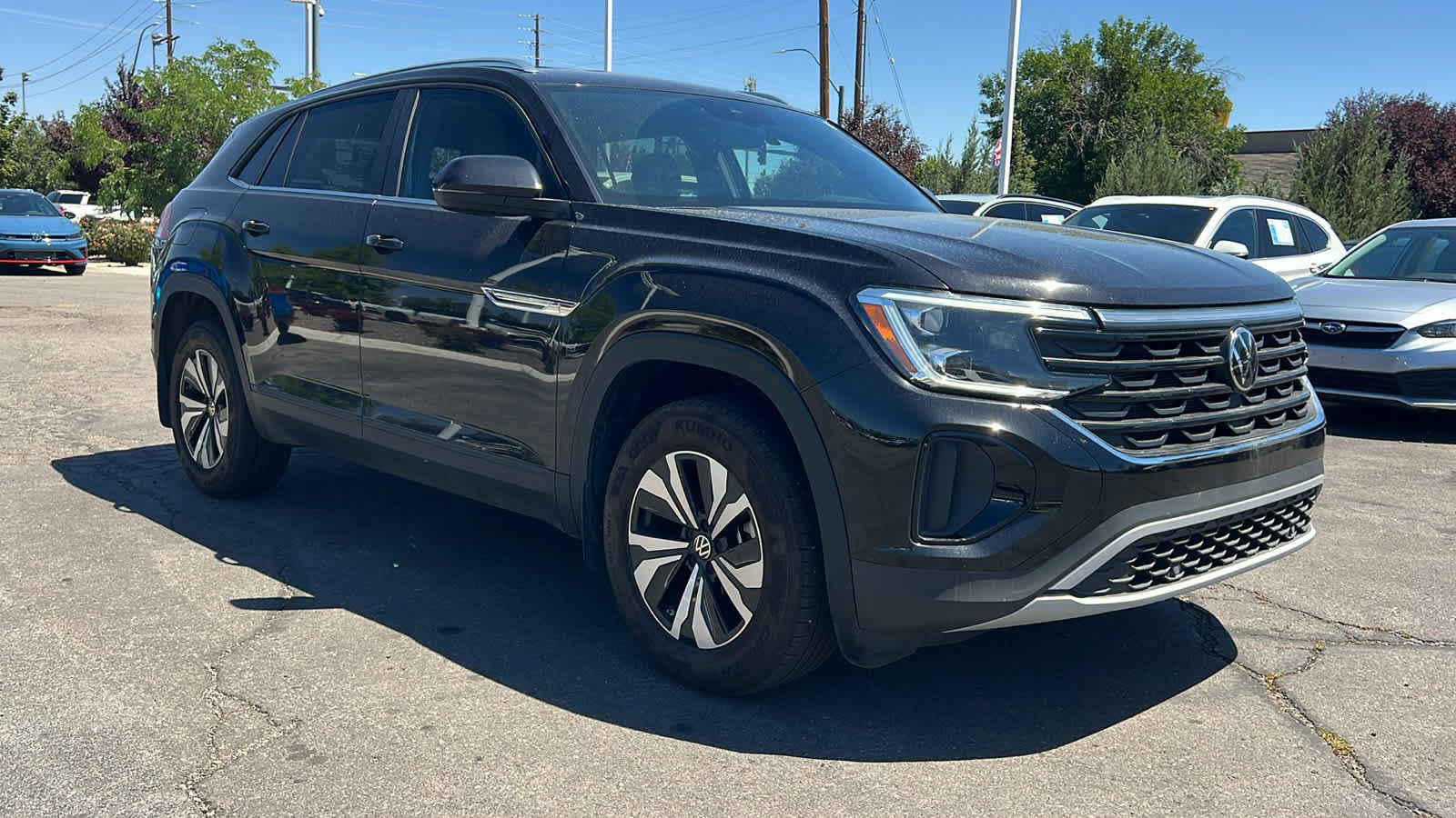 Used 2025 Volkswagen Atlas Cross Sport SE AWD/4WD image 3
