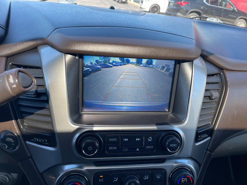 Used 2020 Chevrolet Suburban Premier AWD/4WD image 32