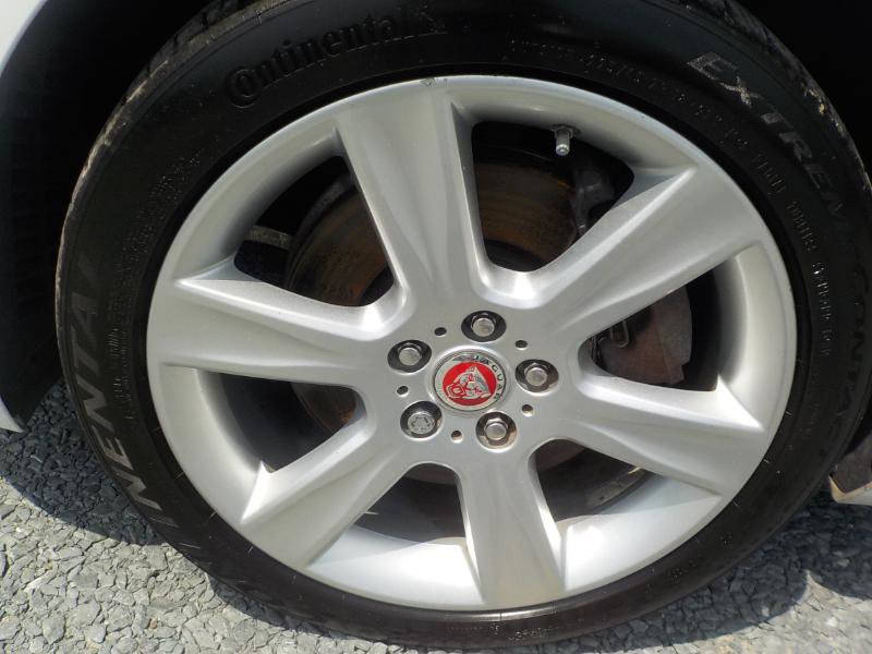 Used 2017 Jaguar XE Prestige image 33