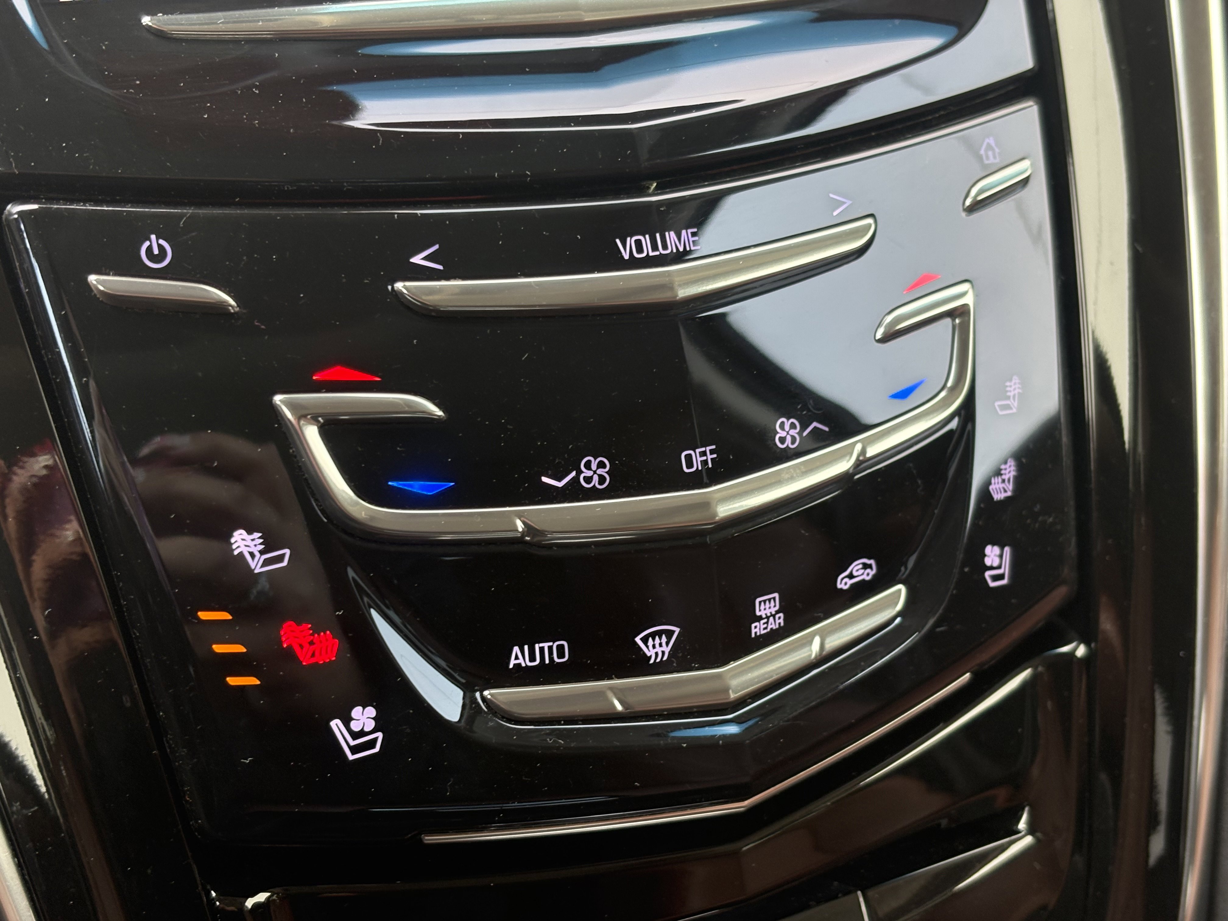 Used 2018 Cadillac Escalade Luxury image 26