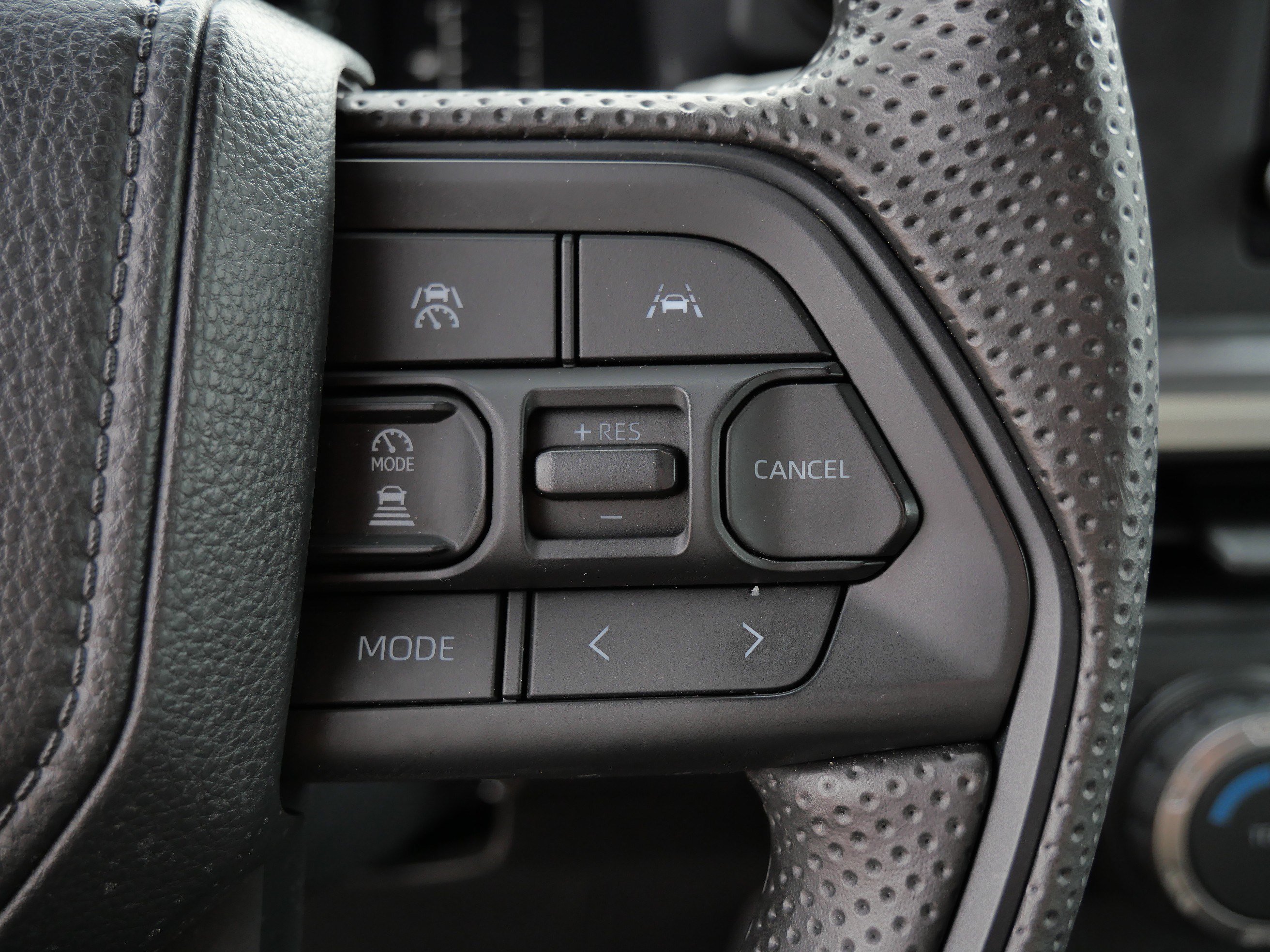 Certified 2024 Toyota Tacoma SR5 AWD/4WD image 29