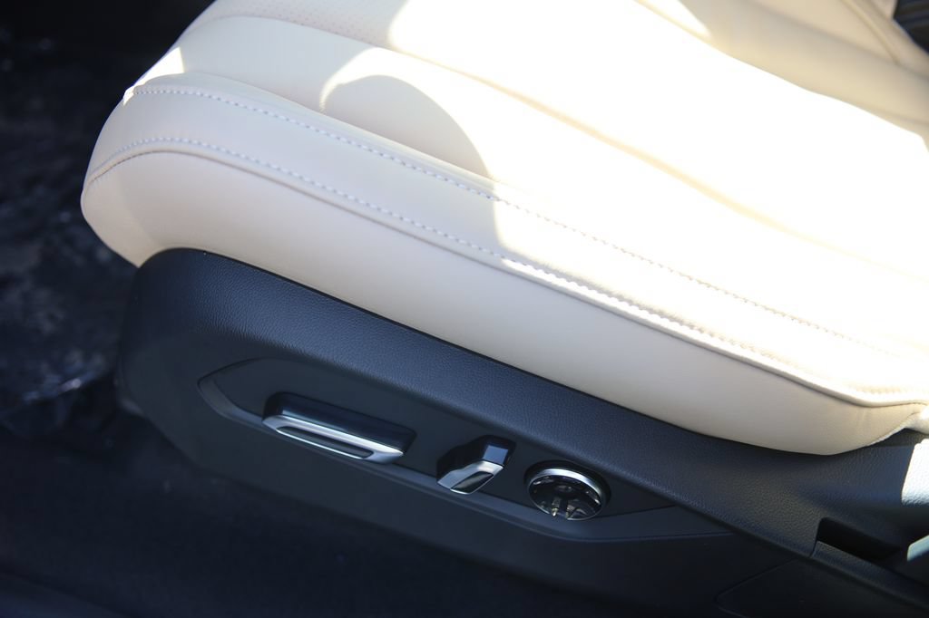 Used 2026 Acura MDX FWD w/ Technology Package image 12